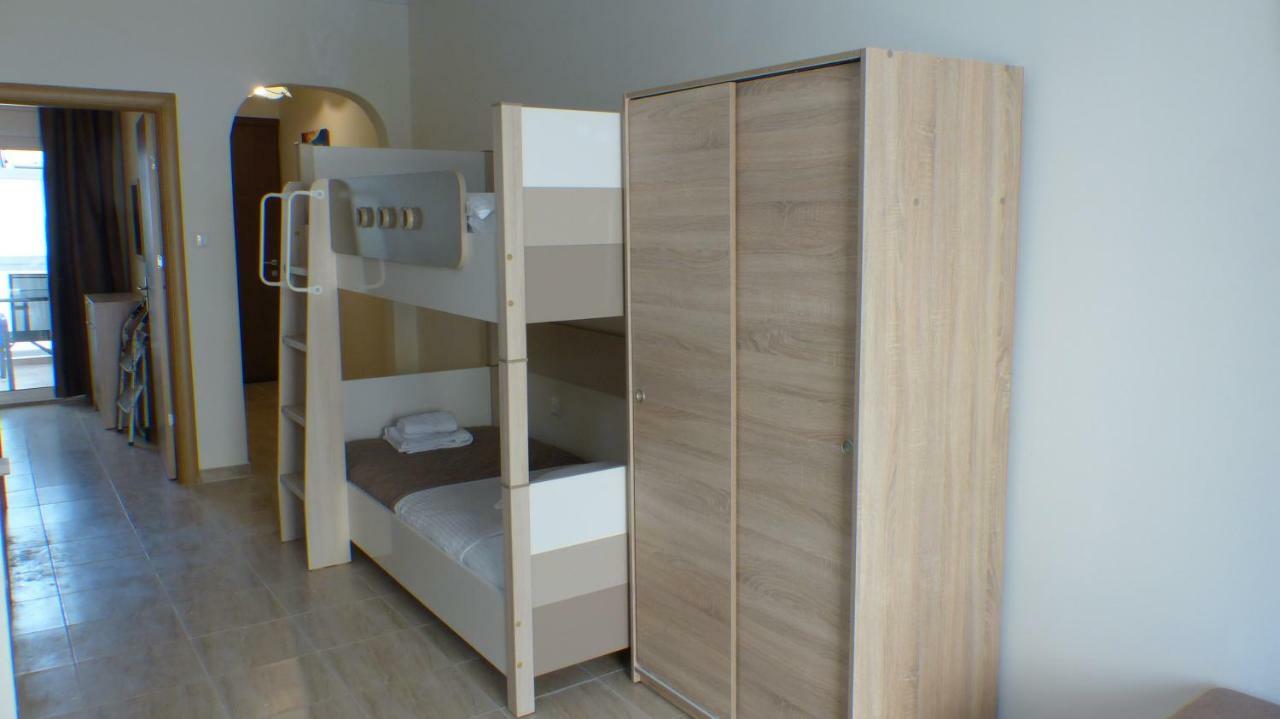 Néa Péramos White Apartment 70M From The Sea מראה חיצוני תמונה